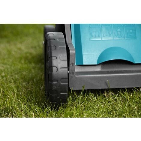 GARDENA Tondeuse électrique PowerMax 1100/32. Tondeuse Filaire / 1100W / Largeur De Coupe 32 Cm / Bac 30L / Pelouse Jusqu'à 300m² (5031-20). 6 GARDENA Tondeuse électrique PowerMax 1100/32. Tondeuse Filaire / 1100W / Largeur De Coupe 32 Cm / Bac 30L / Pelouse Jusqu'à 300m² (5031-20). – Image 4